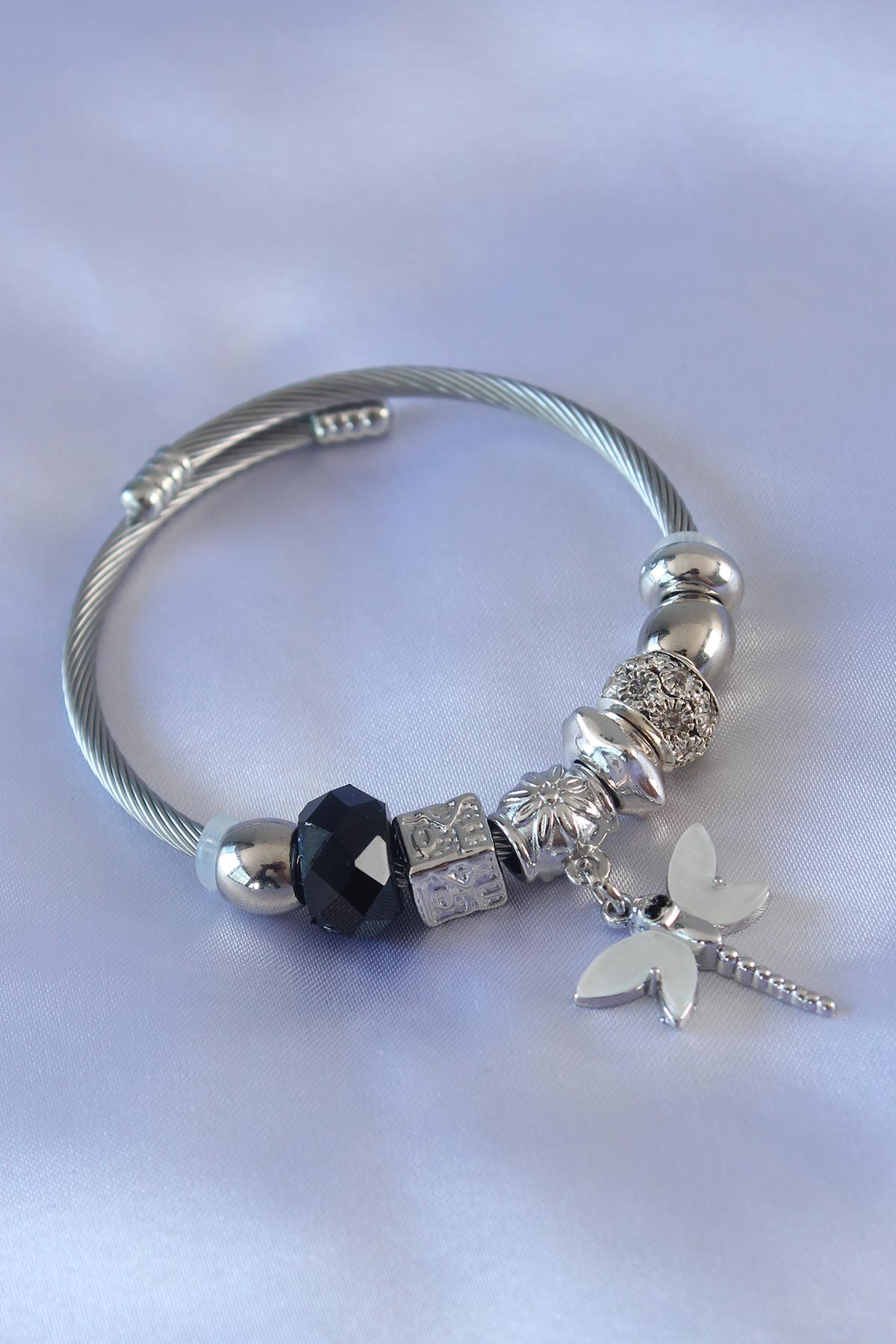 Erb%20Beyaz%20Yusufçuk%20Detaylı%20Charm%20Kadın%20Bileklik
