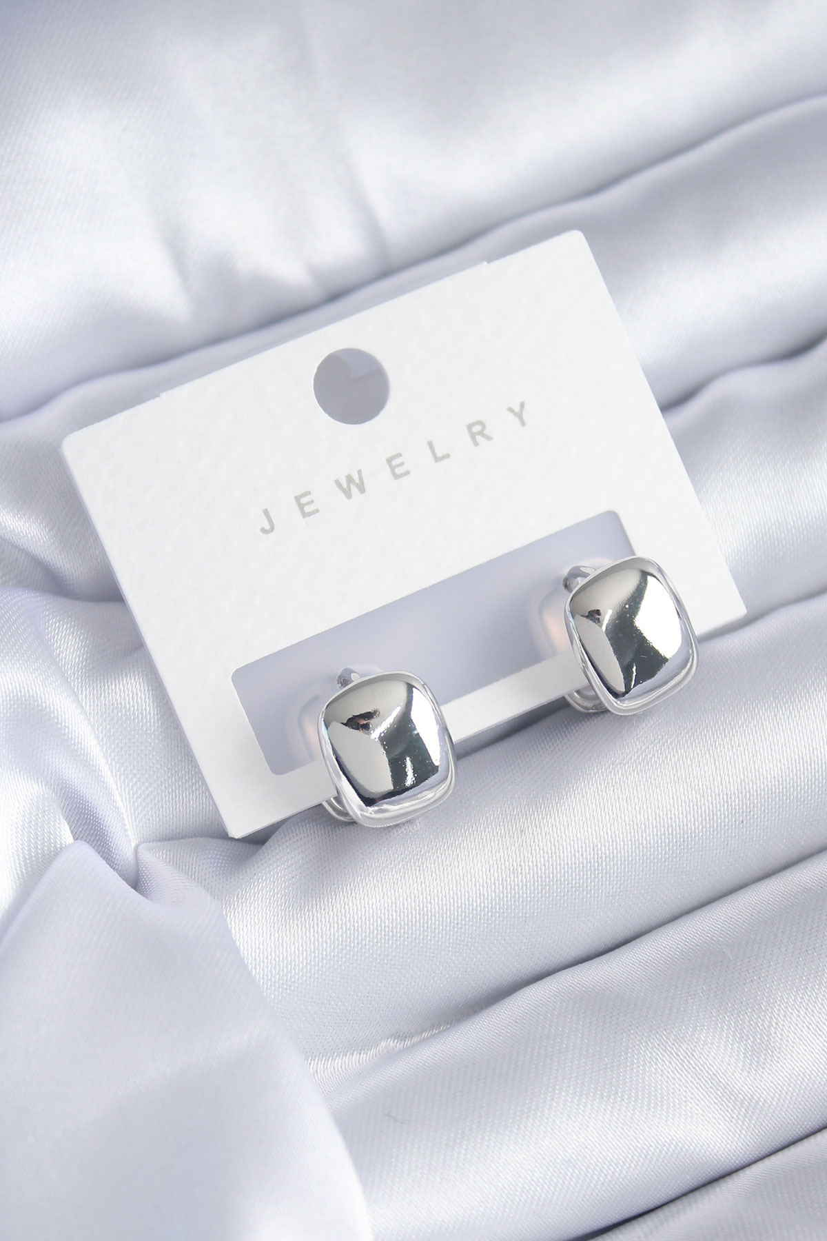 Erb Gümüş Renk Kare Model Pirinç Kadın Küpe