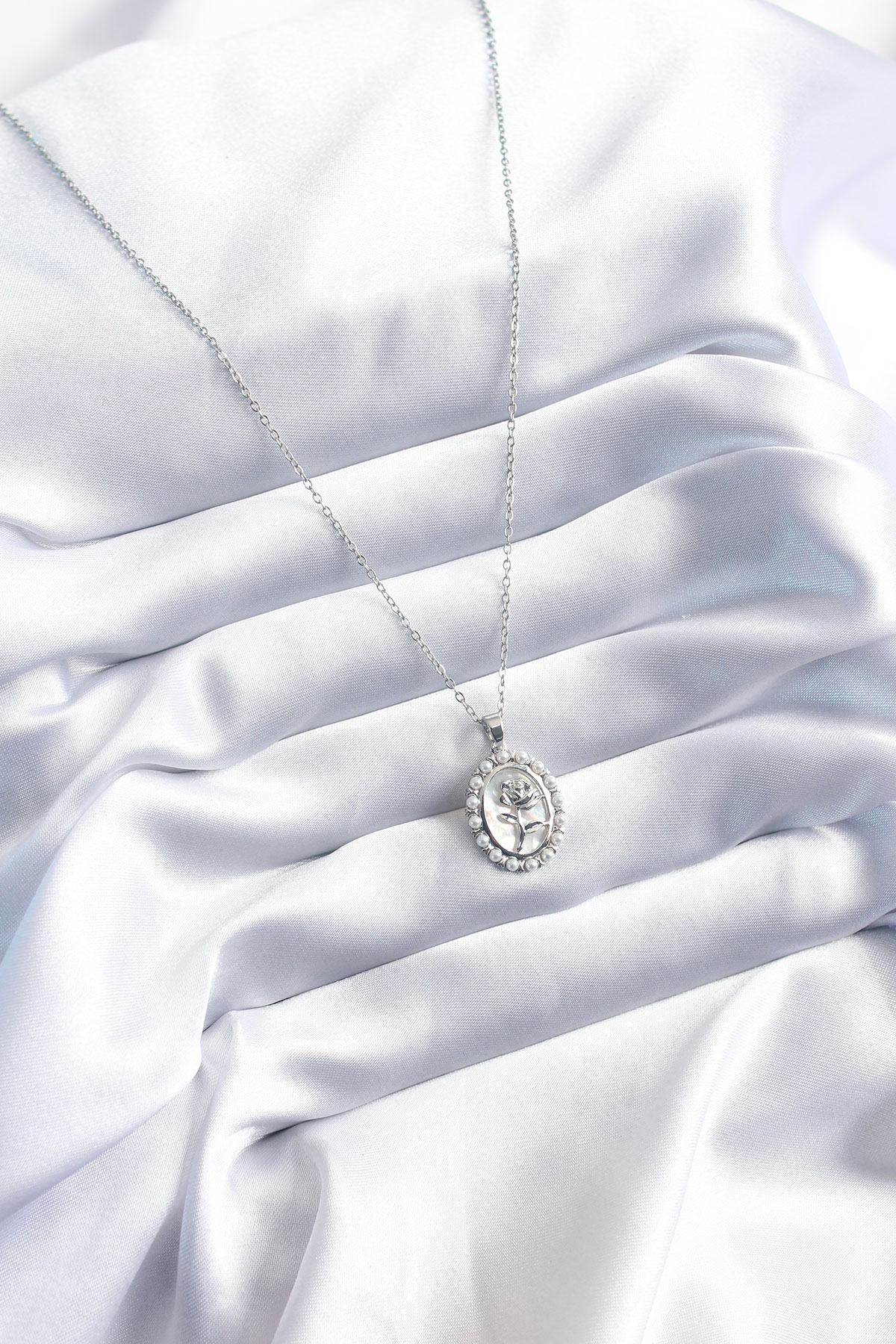 Erb 316L Çelik Gümüş Renk Gül Model İnci Detay Kadın Kolye