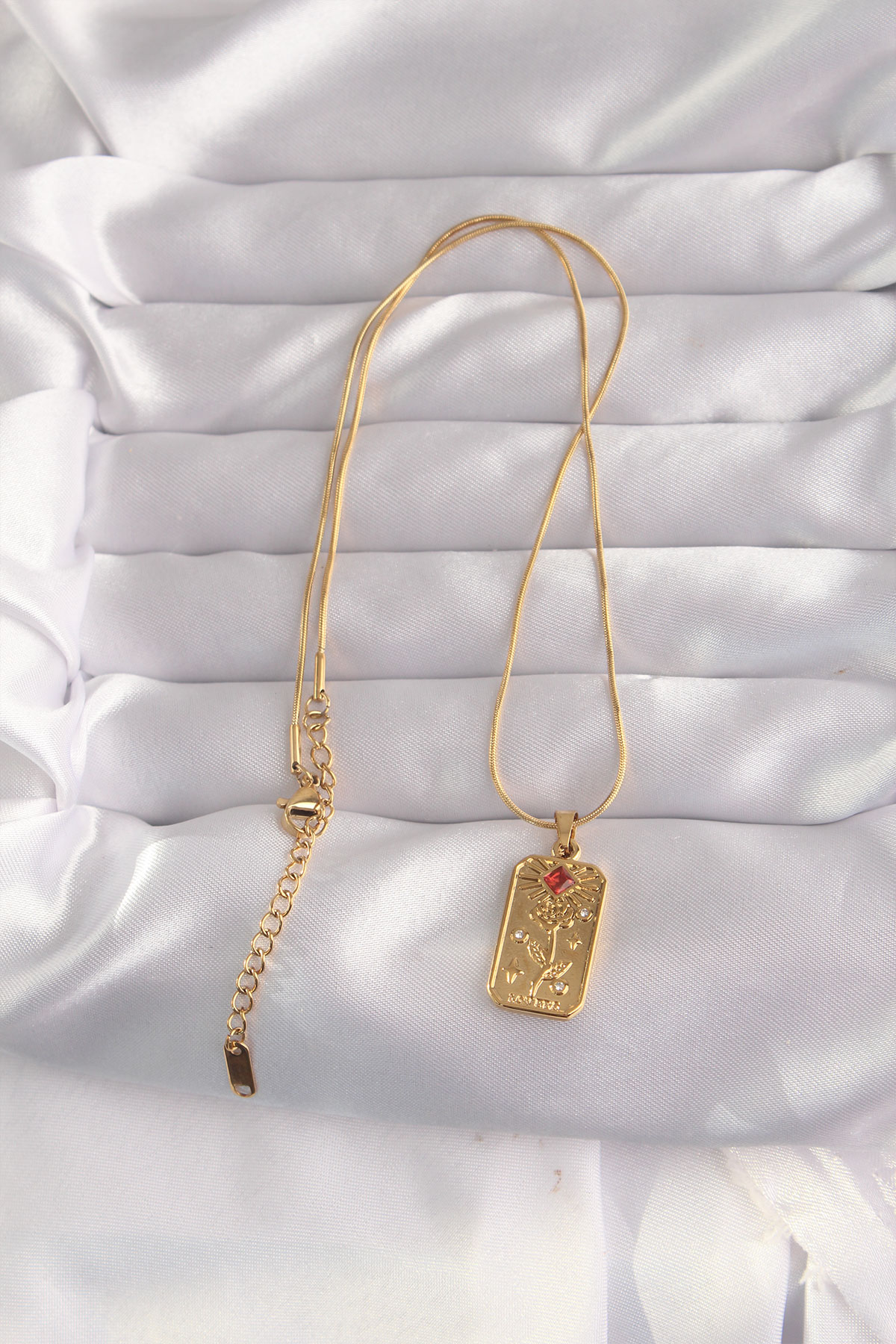 Erb 316L Çelik Gold Renk Kırmızı Zirkon Taşlı Gül Model Vintage Kolye