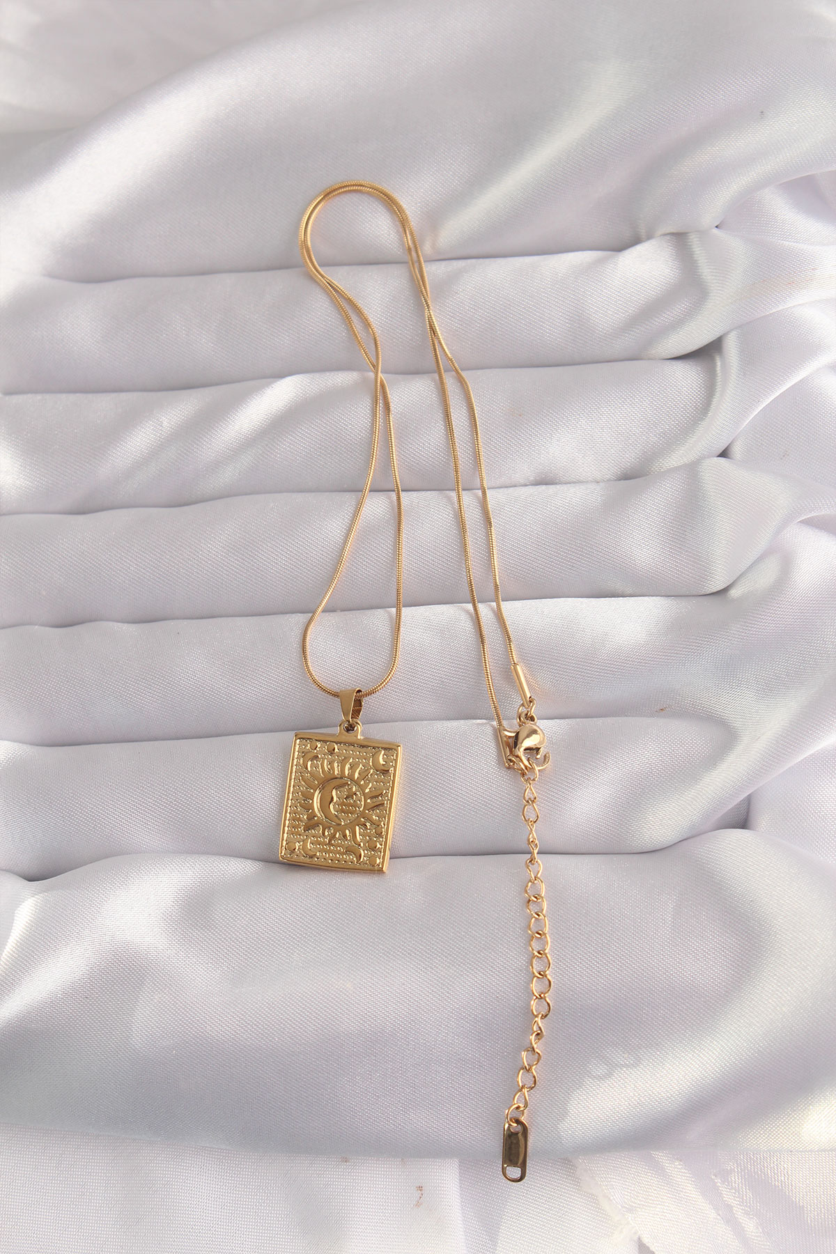 Erb%20316L%20Çelik%20Gold%20Renk%20İşlemeli%20Vintage%20Kolye