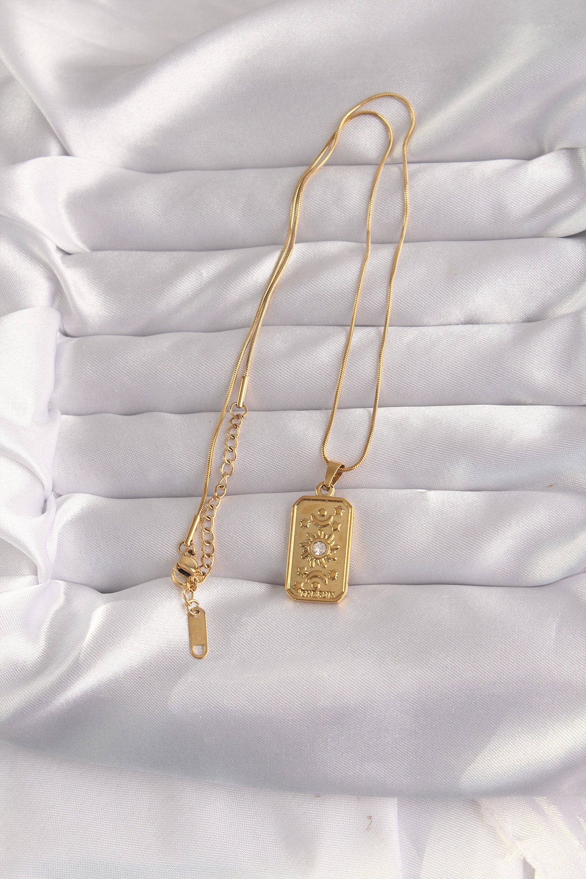 Erb%20316L%20Çelik%20Gold%20Renk%20Zirkon%20Taşlı%20Aksesuarlı%20Vintage%20Kolye