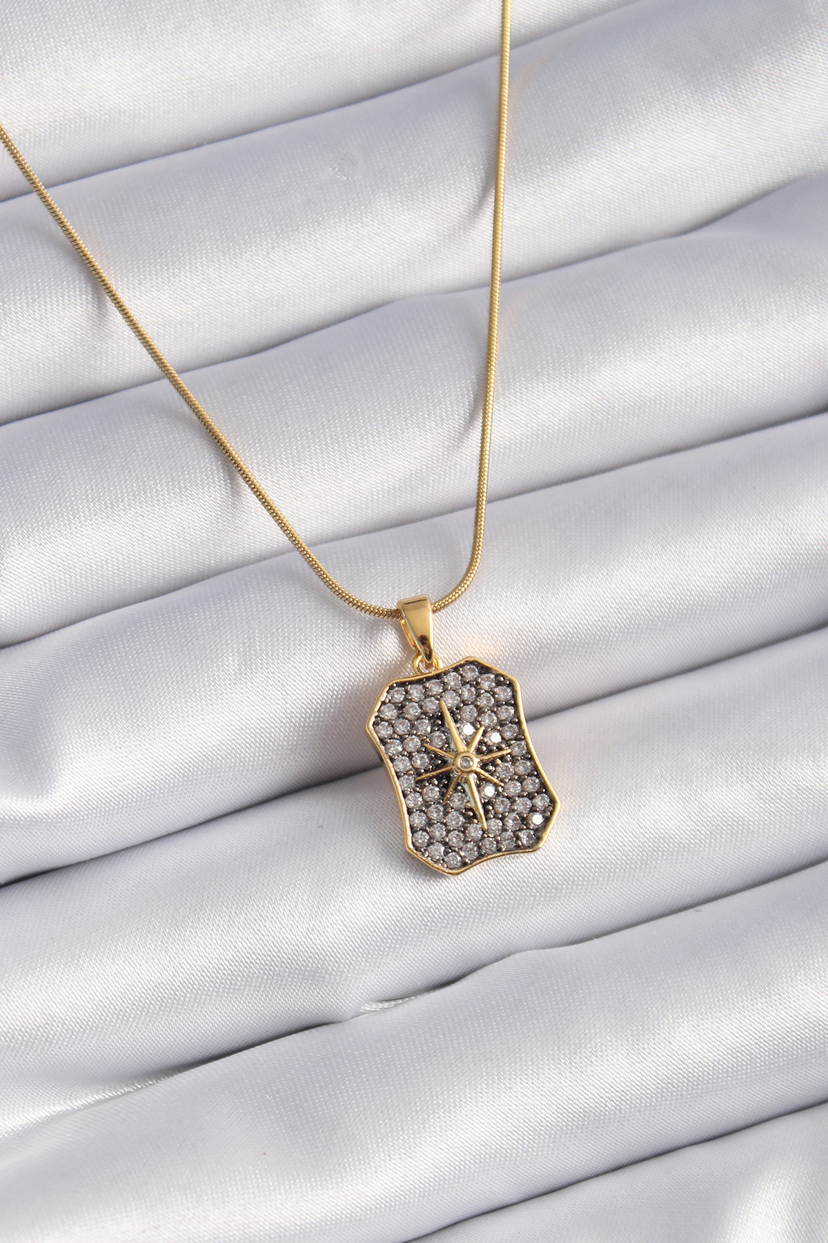 Erb 316L Çelik Gold Renk Zirkon Taşlı Kutup Yıldız Model Vintage Kadın Kolye