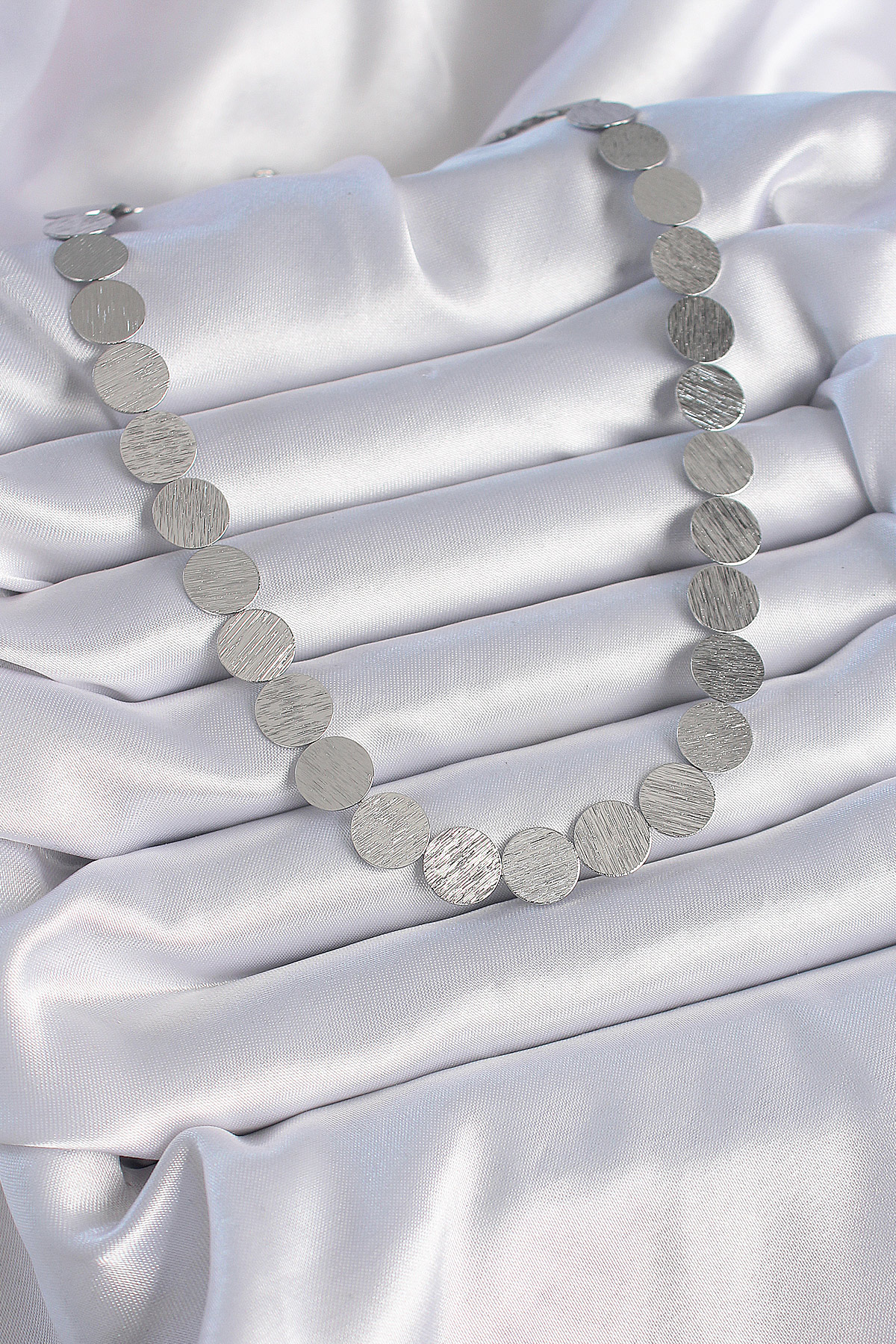 Erb Pirinç Gümüş Renk Daire Plaka Model Kadın Kolye