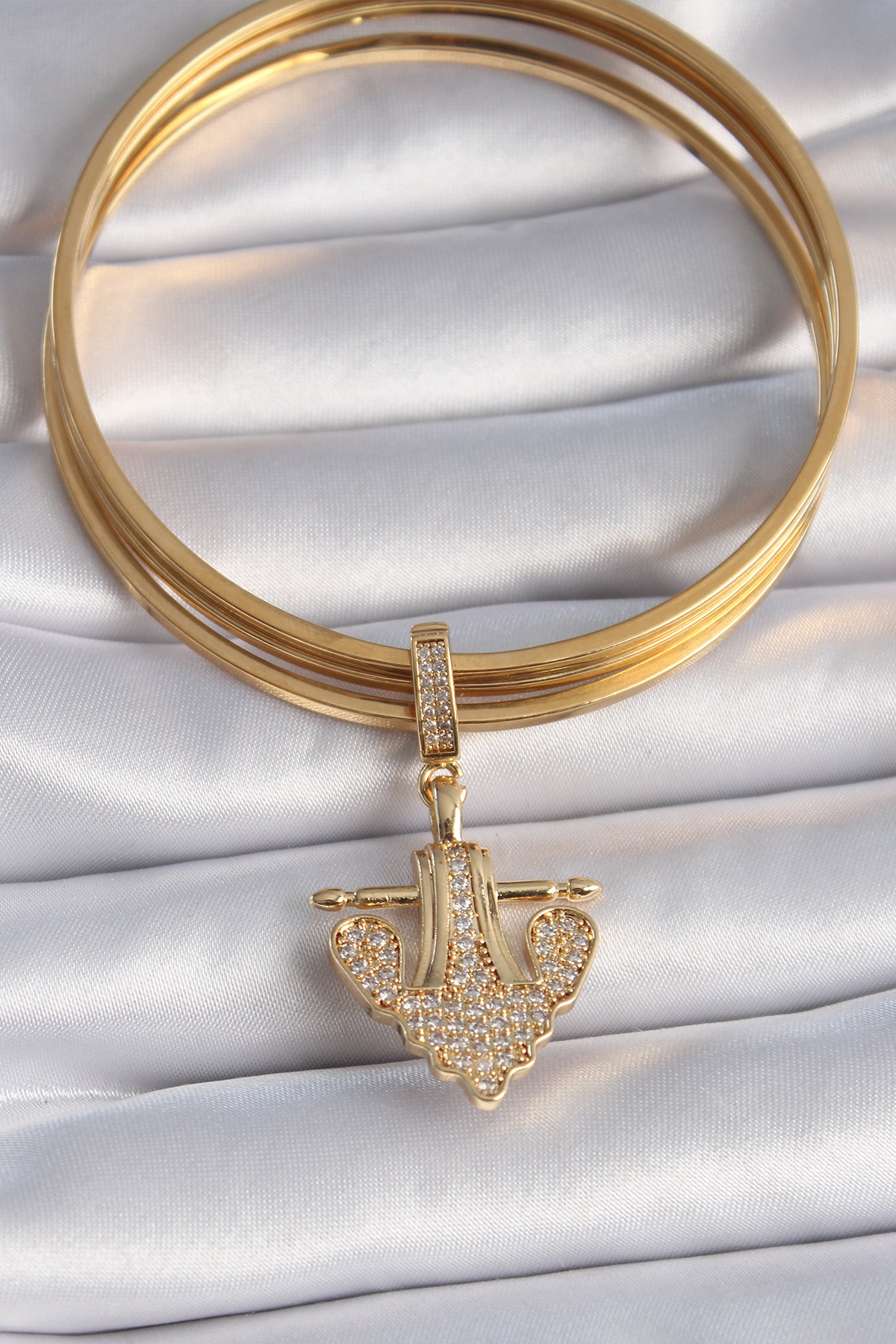 Erb Pirinç Gold Renk Zirkon Taşlı Çapa Model Ajda Charm