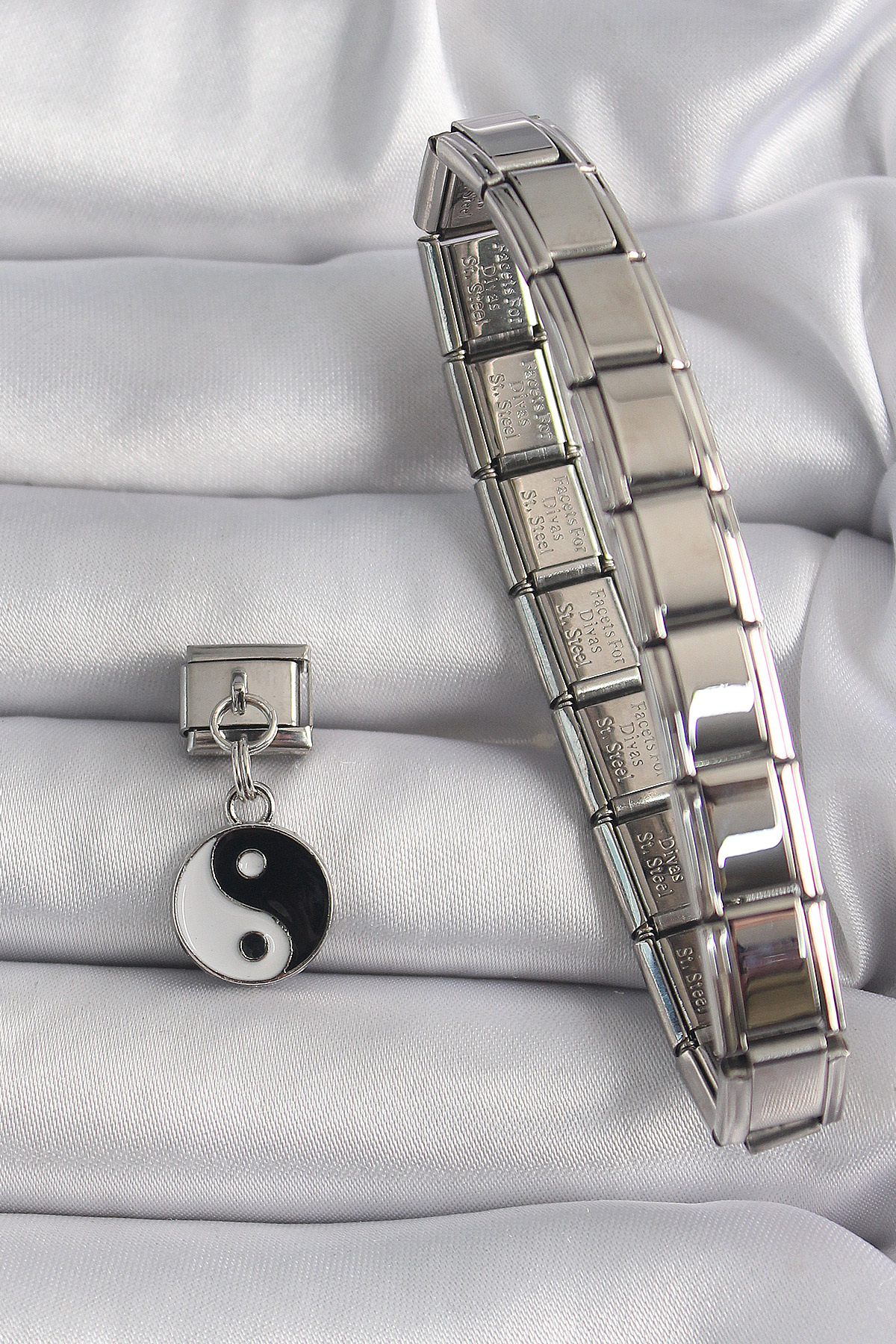 Erb%20316L%20Çelik%20Gümüş%20Renk%20Sallantı%20YinYang%20Model%20Nomination%20Charm