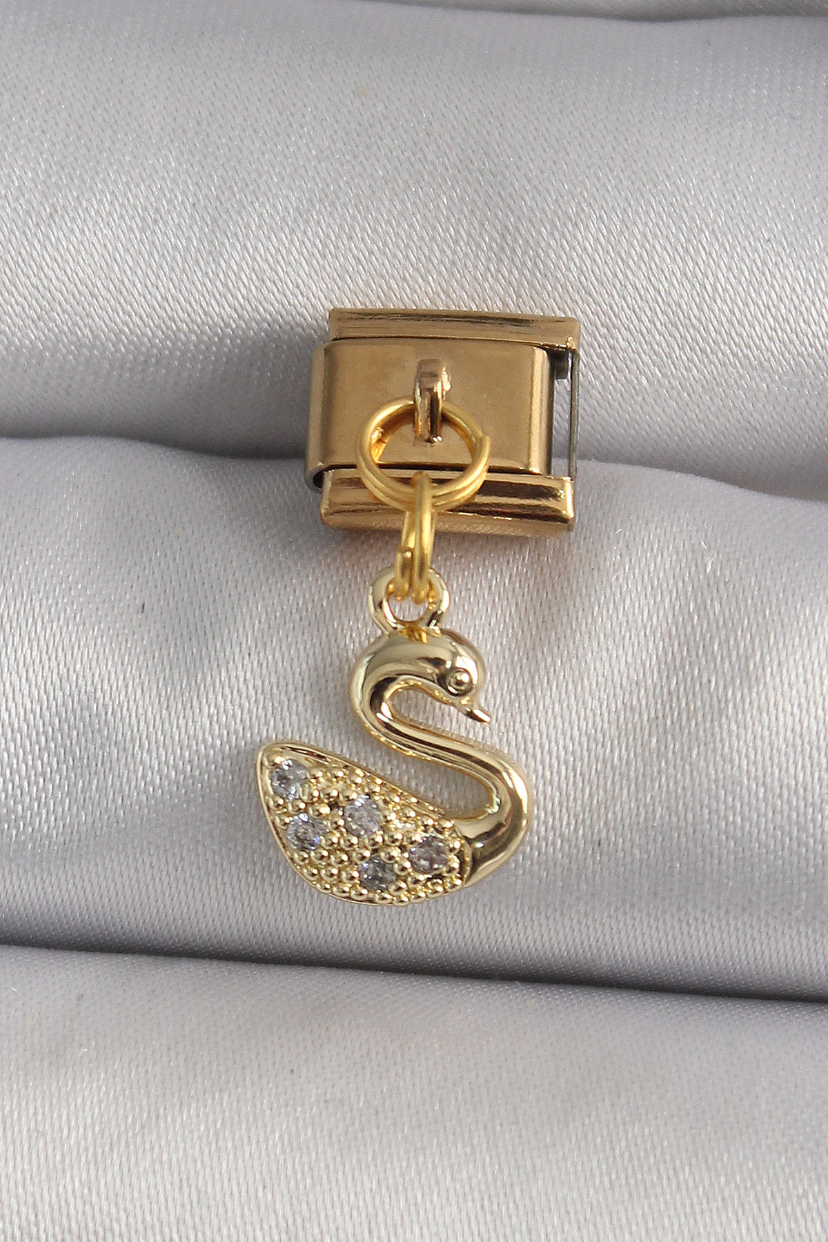 Erb%20316L%20Çelik%20Gold%20Renk%20Sallantı%20Zirkon%20Taşlı%20Kuğu%20Model%20Nomination%20Charm