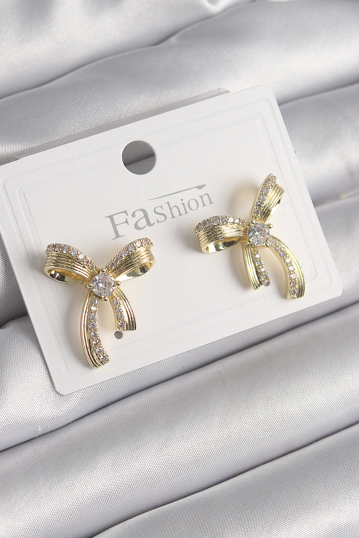 Erb%20Pirinç%20Gold%20Renk%20Zirkon%20Taşlı%20Fiyonk%20Model%20Kadın%20Küpe