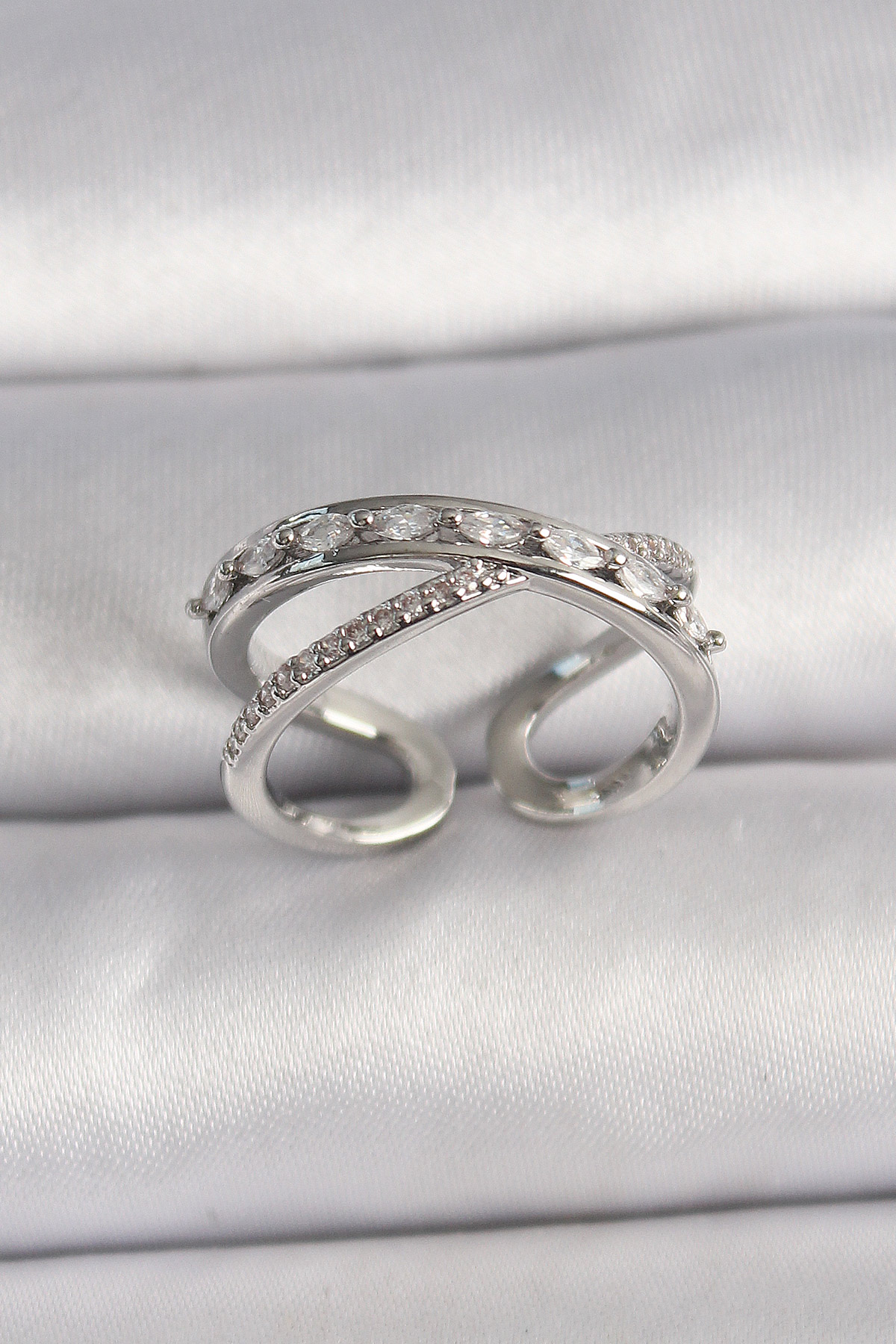 Erb Pirinç Gümüş Renk Zirkon Taşlı Ayarlanabilir Kadın Yüzük