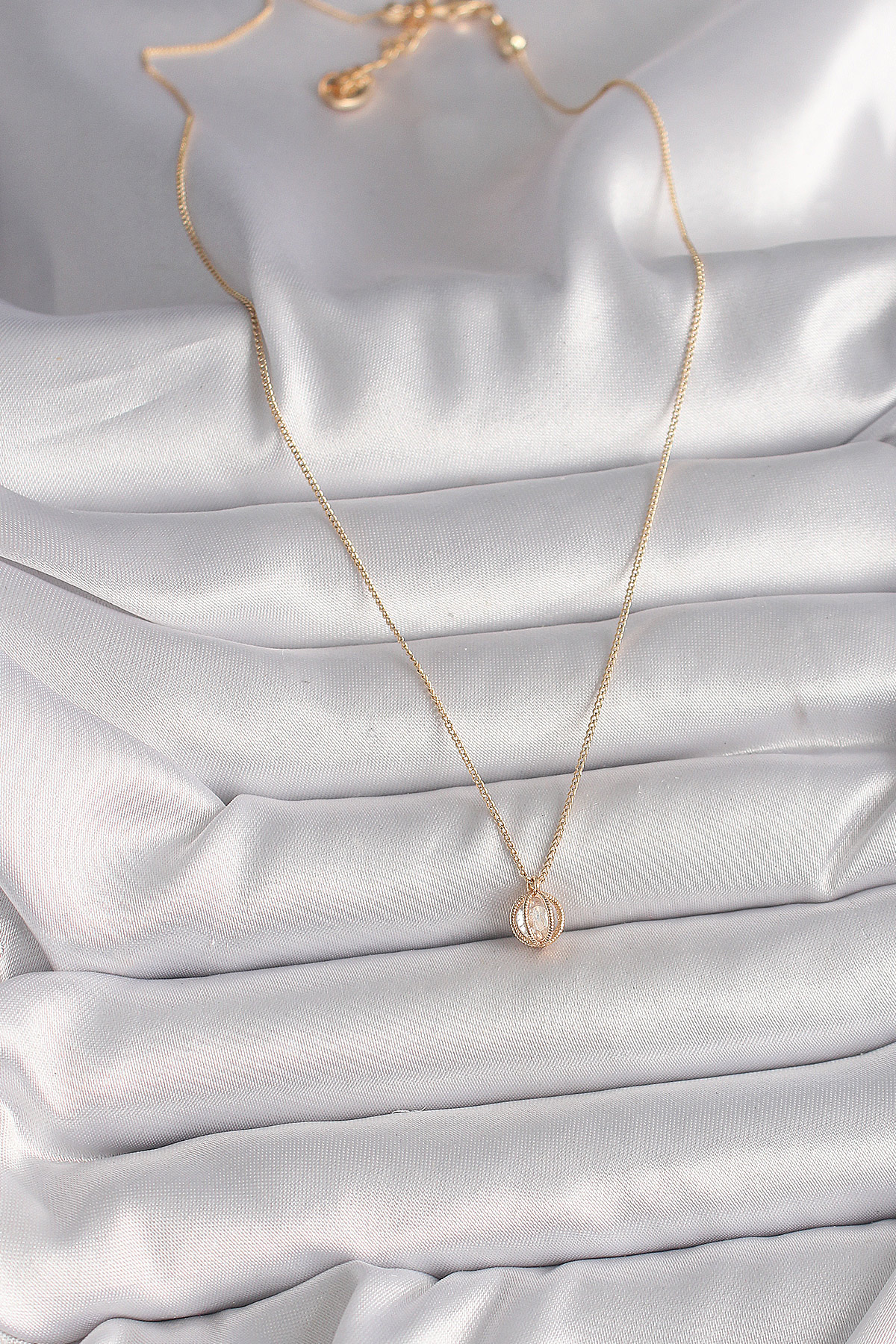 Erb%20Pirinç%20Gold%20Renk%20Zirkon%20Taşlı%20Daire%20Kafes%20Model%20Kadın%20Kolye