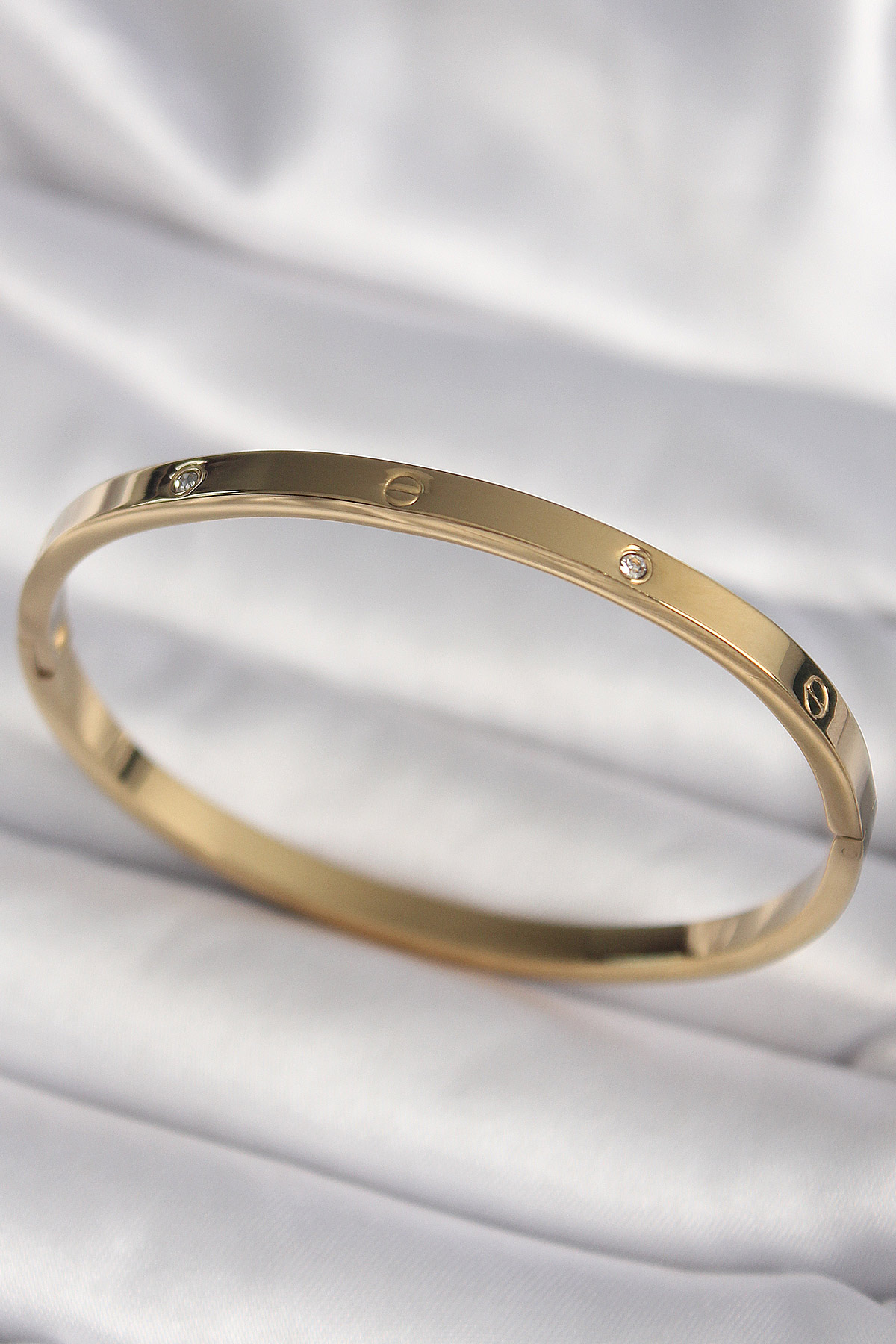 Erb%20316L%20Çelik%20Gold%20Renk%20Zirkon%20Taşlı%20Model%20Kadın%20Bilezik