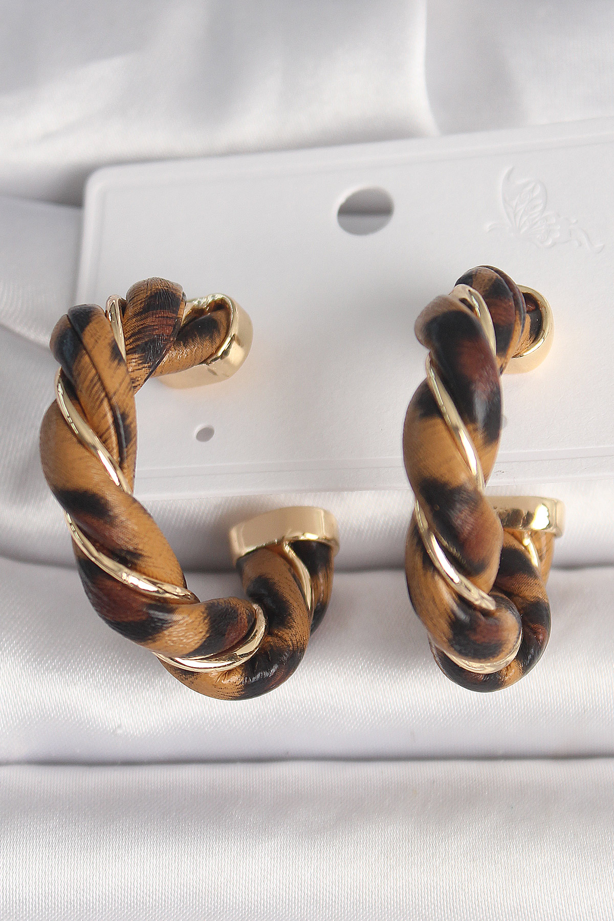 Erb%20Pirinç%20Gold%20Renk%20Sarmal%20Halka%20Leopar%20Desen%20Model%20Kadın%20Küpe