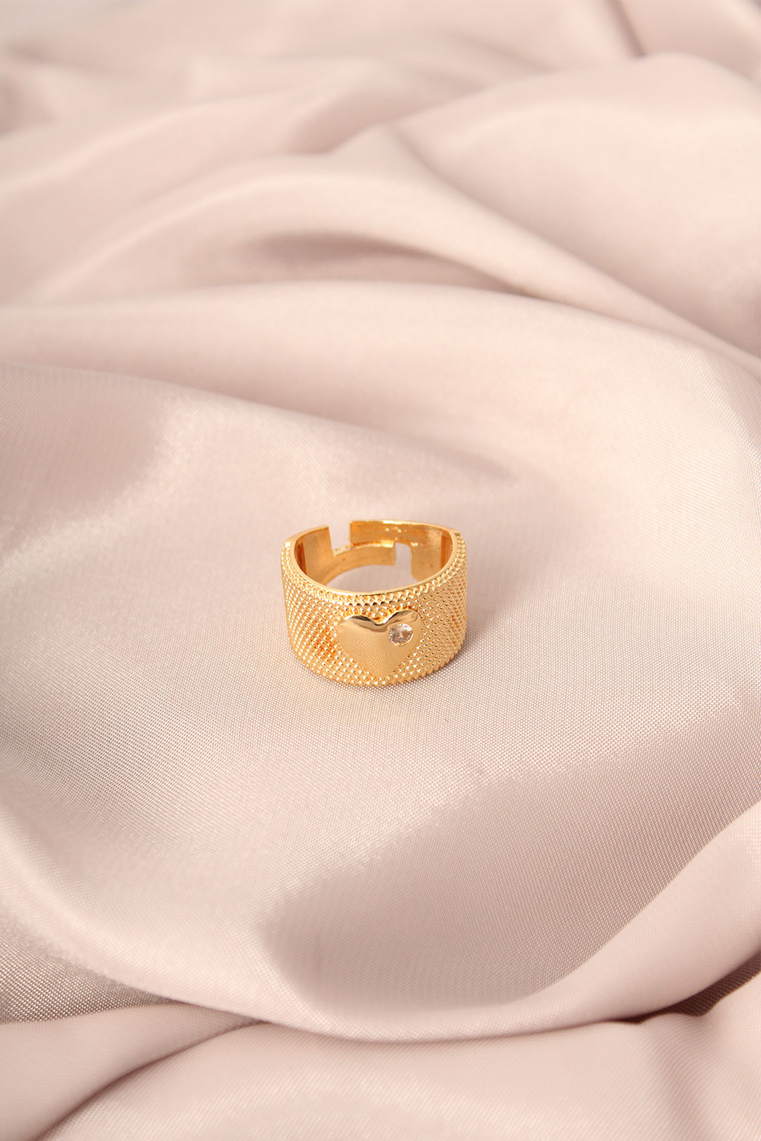 Erb%20Gold%20Renk%20Metal%20Zirkon%20Taşlı%20Kalp%20Model%20Ayarlanabilir%20Kadın%20Yüzük