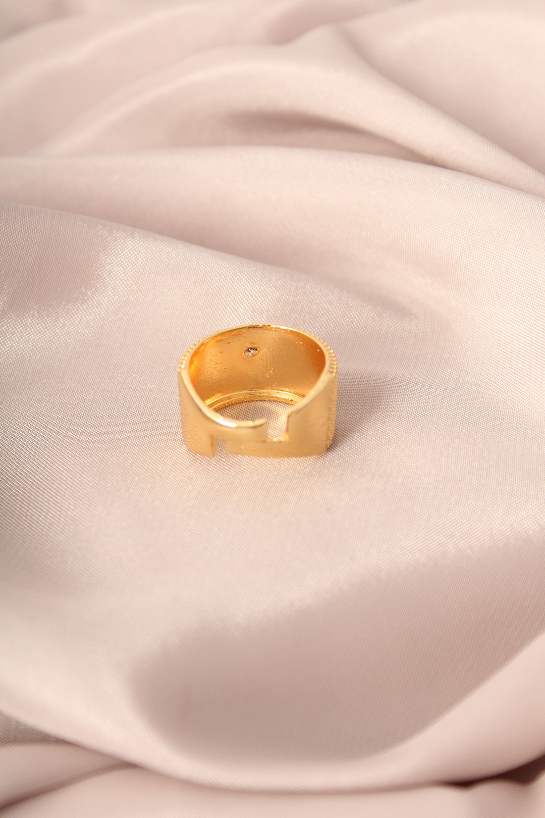 Erb%20Gold%20Renk%20Metal%20Zirkon%20Taşlı%20Kalp%20Model%20Ayarlanabilir%20Kadın%20Yüzük