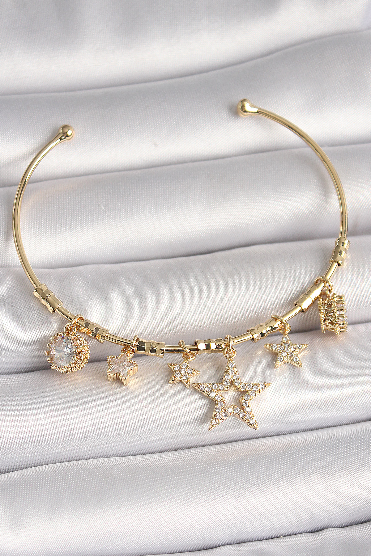Erb%20Pirinç%20Gold%20Renk%20Sallantı%20Zirkon%20Taşlı%20Yıldız%20Model%20Kalp%20Detay%20Charm%20Kadın%20Bileklik