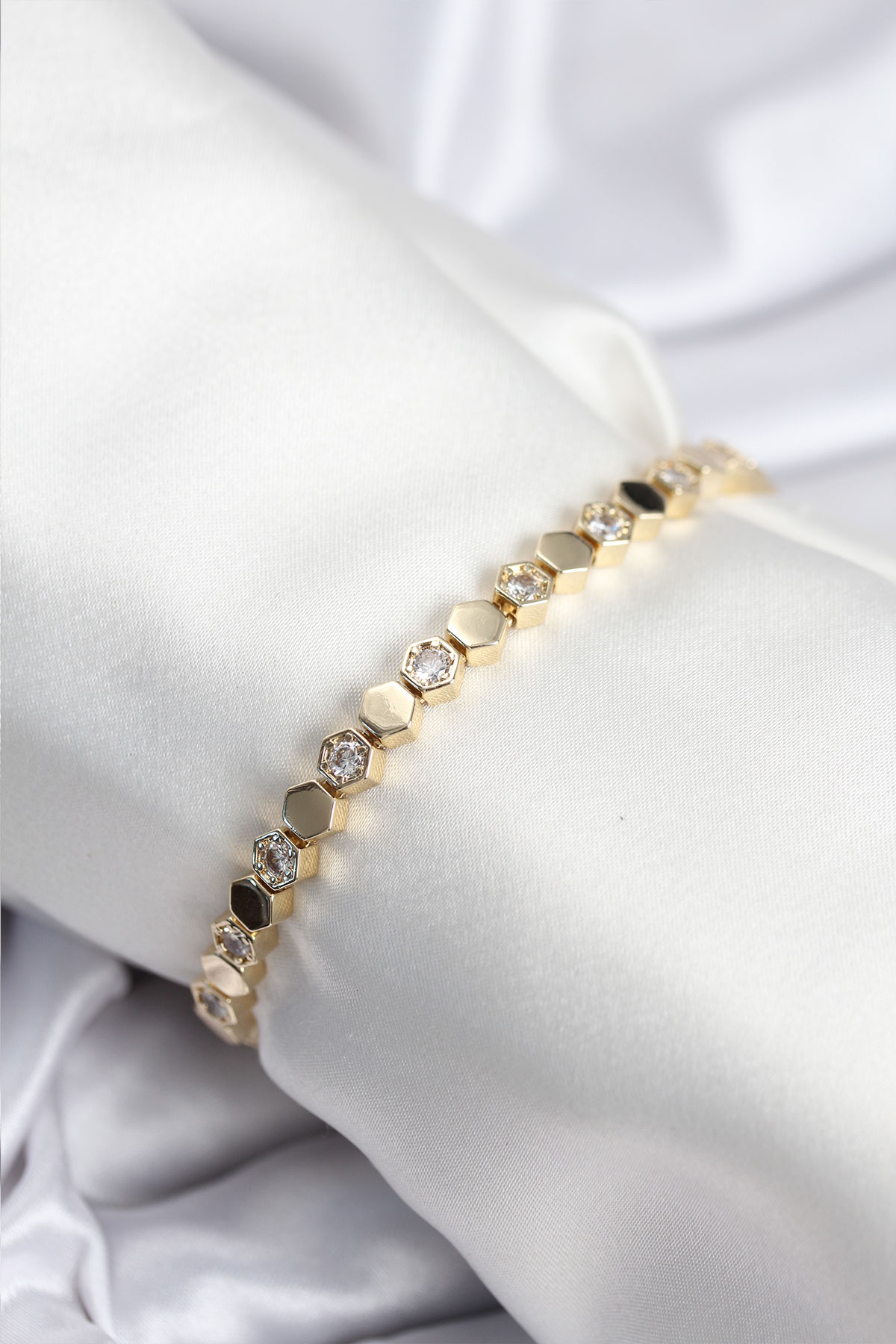 Erb Pirinç VIP Seri Gold Renk Petek Model Kadın Bileklik