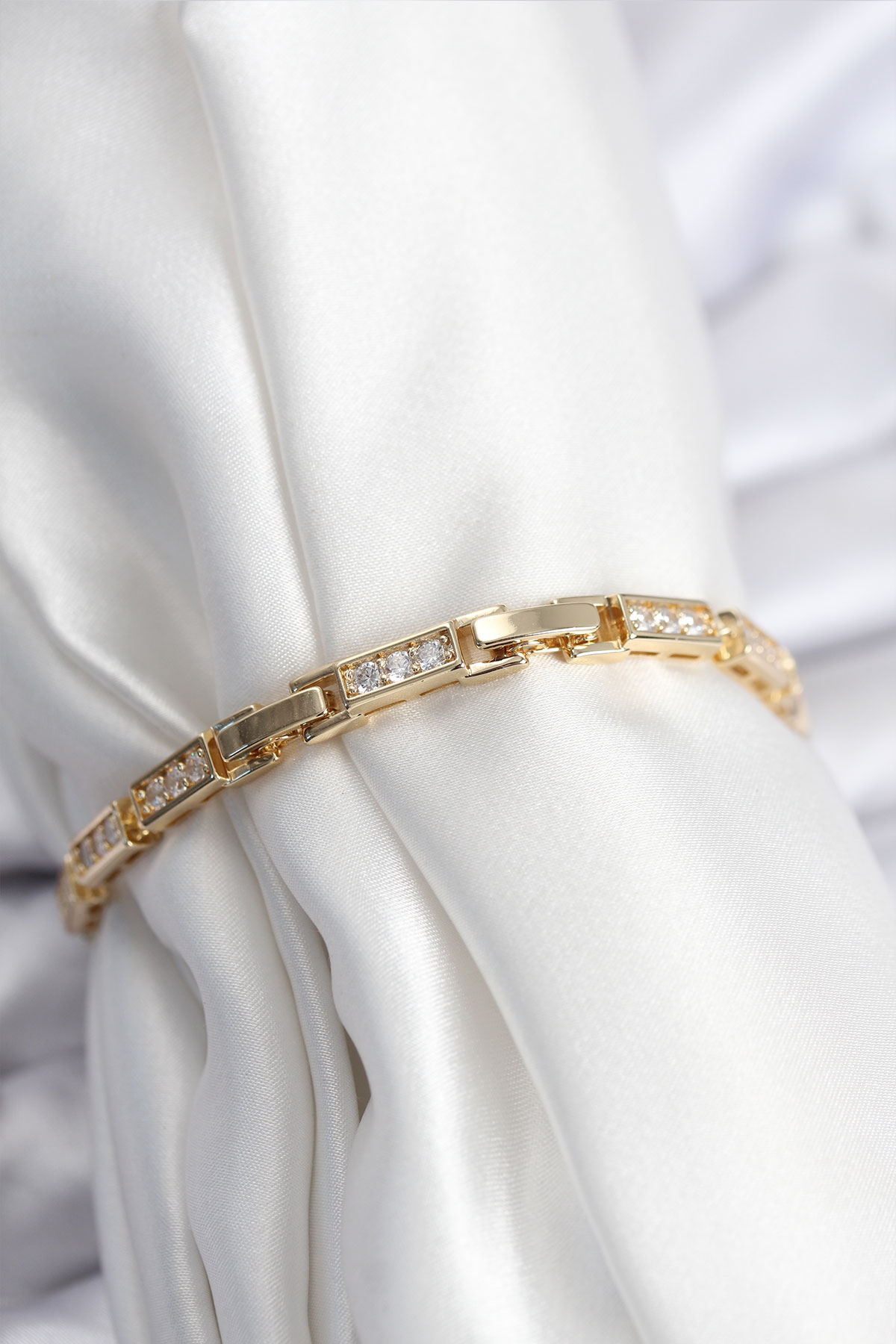 Erb Pirinç VIP Seri Gold Renk Parçalı Model Kadın Bileklik