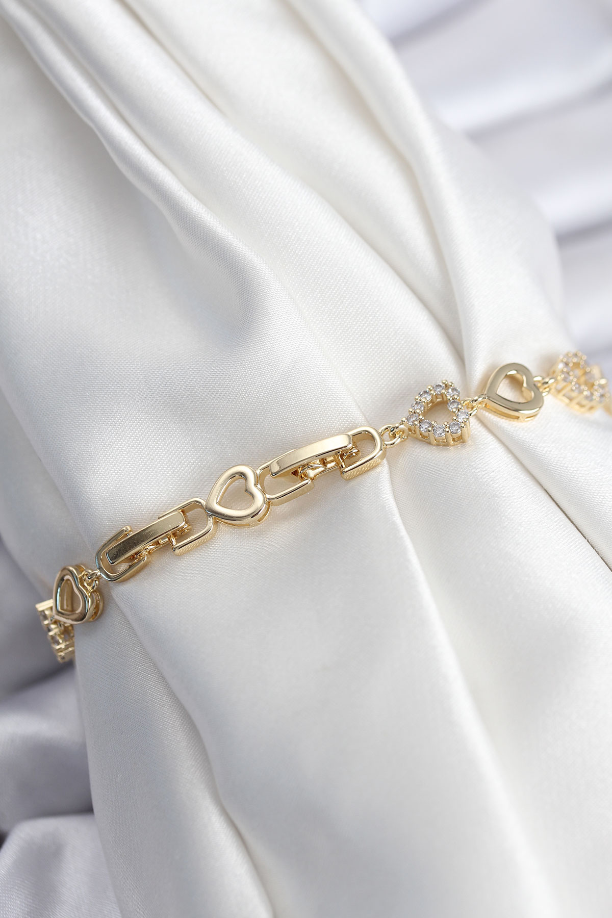 Erb Pirinç VIP Seri Gold Renk Sıralı Kalp Model Kadın Bileklik