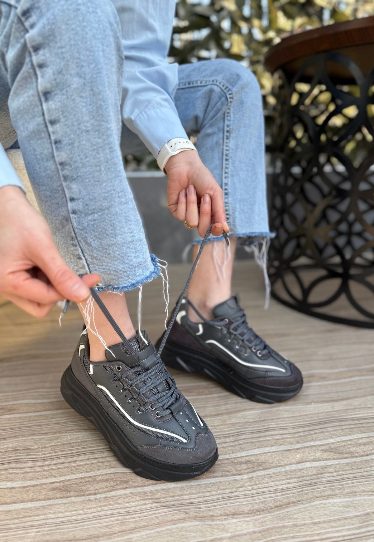 Imkea%20Gri%20Cilt%20Beyaz%20Detaylı%20Spor%20Ayakkabı