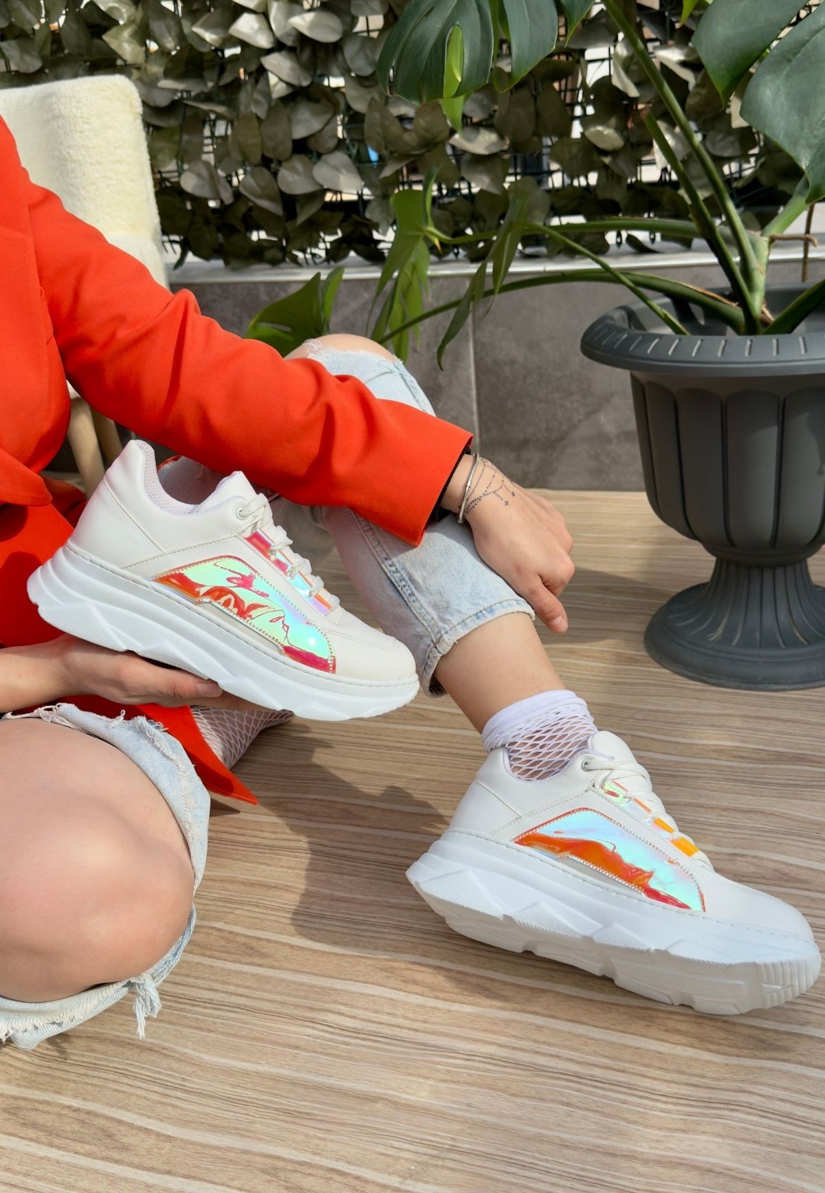 Fenna%20Beyaz%20Cilt%20Hologramlı%20Bağcıklı%20Spor%20Ayakkabı