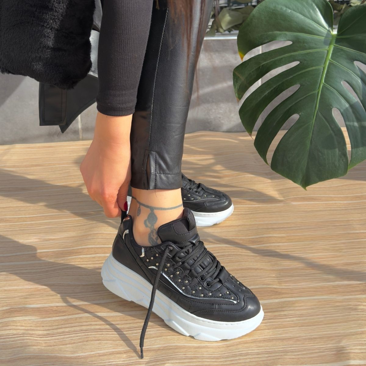 Aleid%20Siyah%20Cilt%20Bağcıklı%20Spor%20Ayakkabı