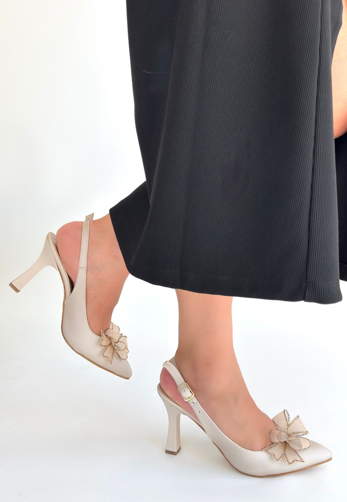 Mewi Bej Saten Topuklu Ayakkabı