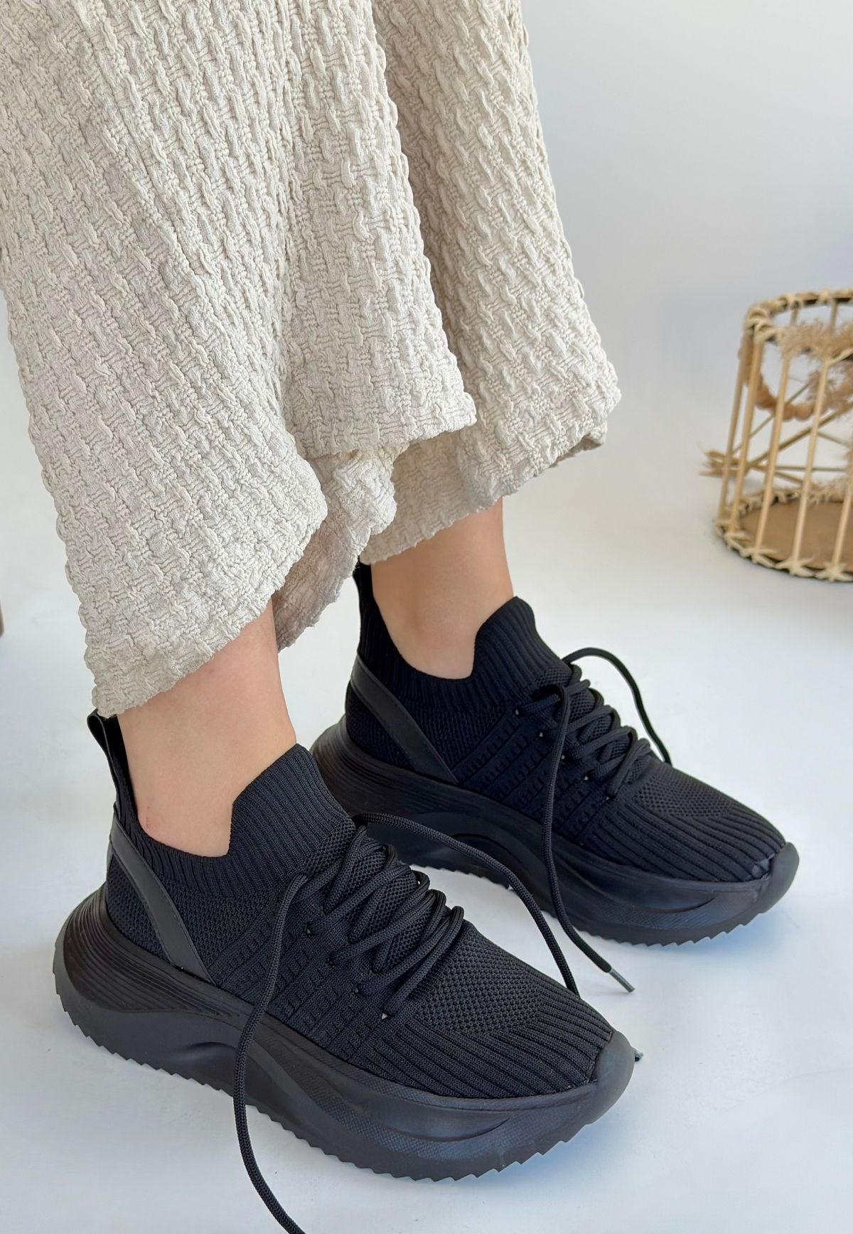 Jindy%20Siyah%20Triko%20Bağcıklı%20Spor%20%20Ayakkabı