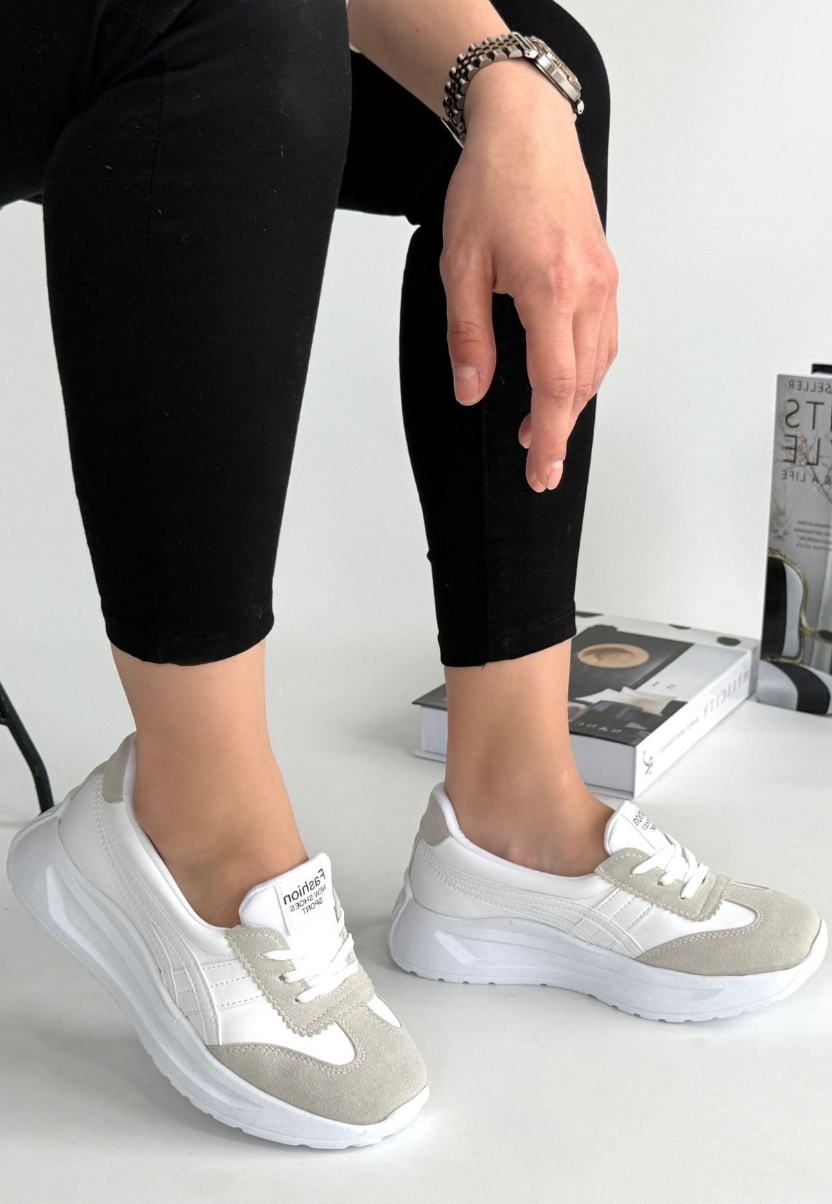 Zitta%20Beyaz%20Cilt%20Bağcıklı%20Spor%20Ayakkabı