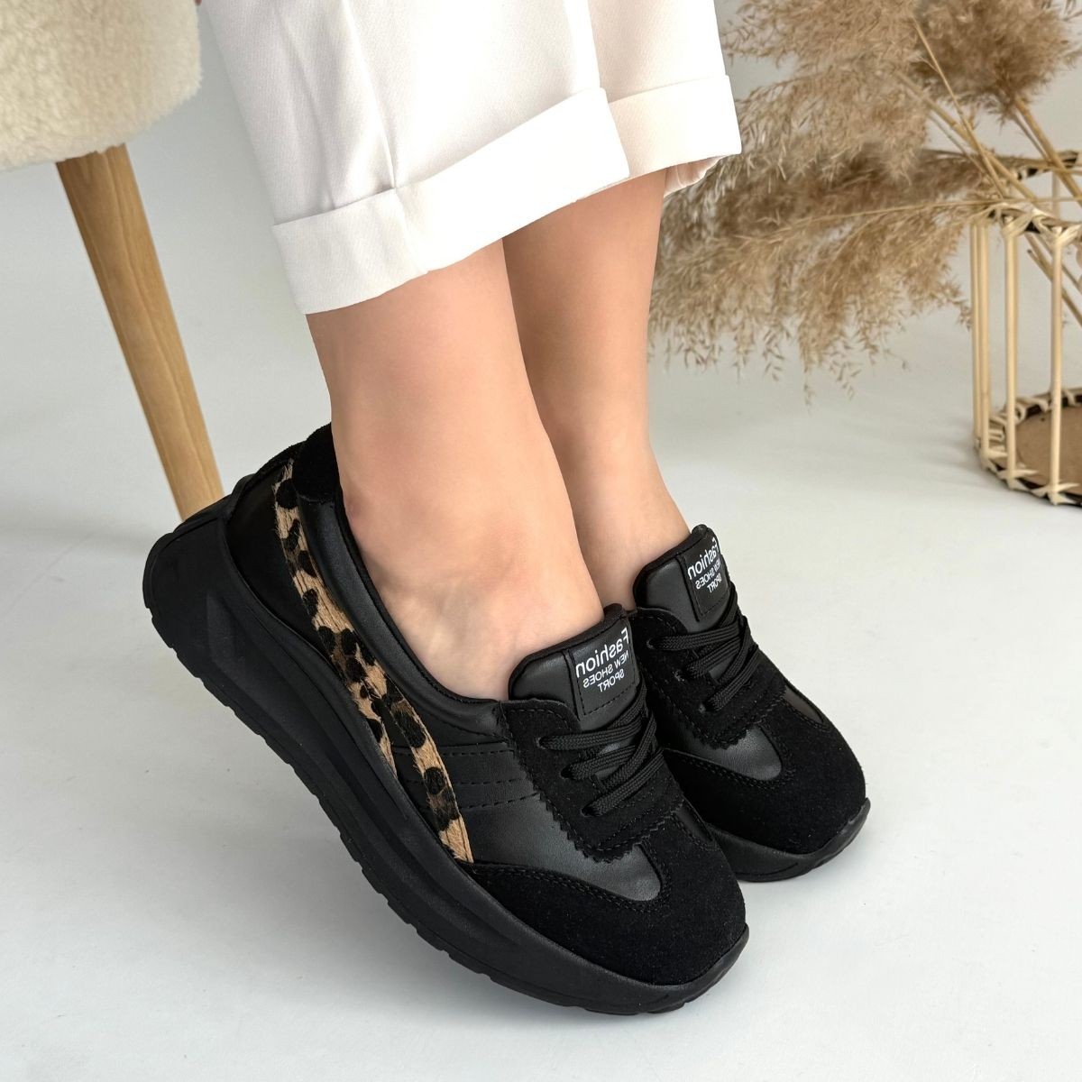 Zitta%20Siyah%20Cilt%20Leopar%20Detaylı%20Spor%20Ayakkabı