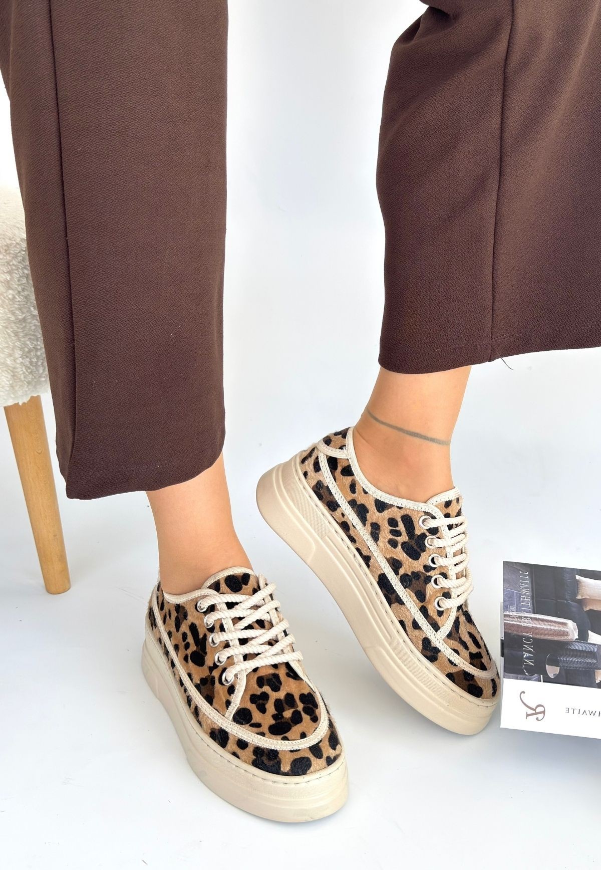 Carin%20Leopar%20Süet%20Bağcıklı%20Spor%20Ayakkabı