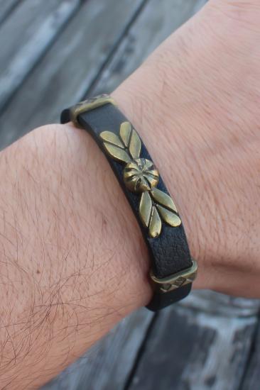Erb Siyah Deri Kordon Antik Sarı Renk Motif İşleme Erkek Bileklik
