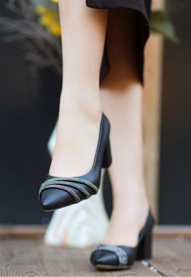 Neel Siyah Cilt Topuklu Ayakkabı