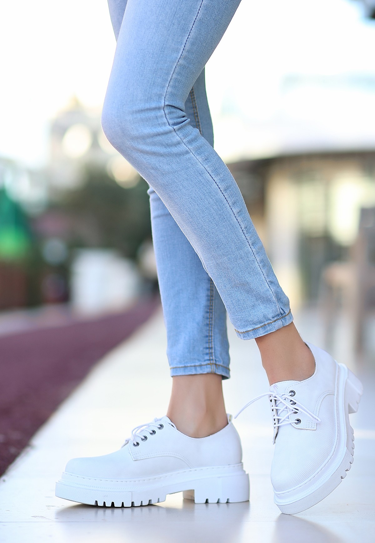 Teri Beyaz Cilt Desenli Bağcıklı Ayakkabı